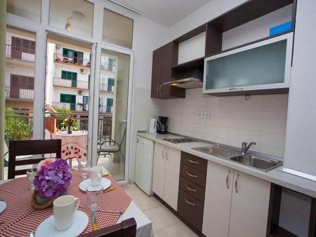 Apartmani Dana Makarska Exteriör bild