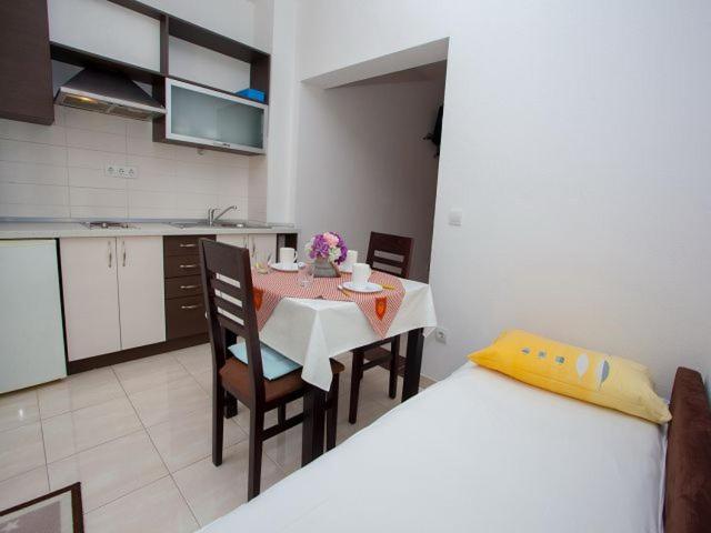 Apartmani Dana Makarska Exteriör bild